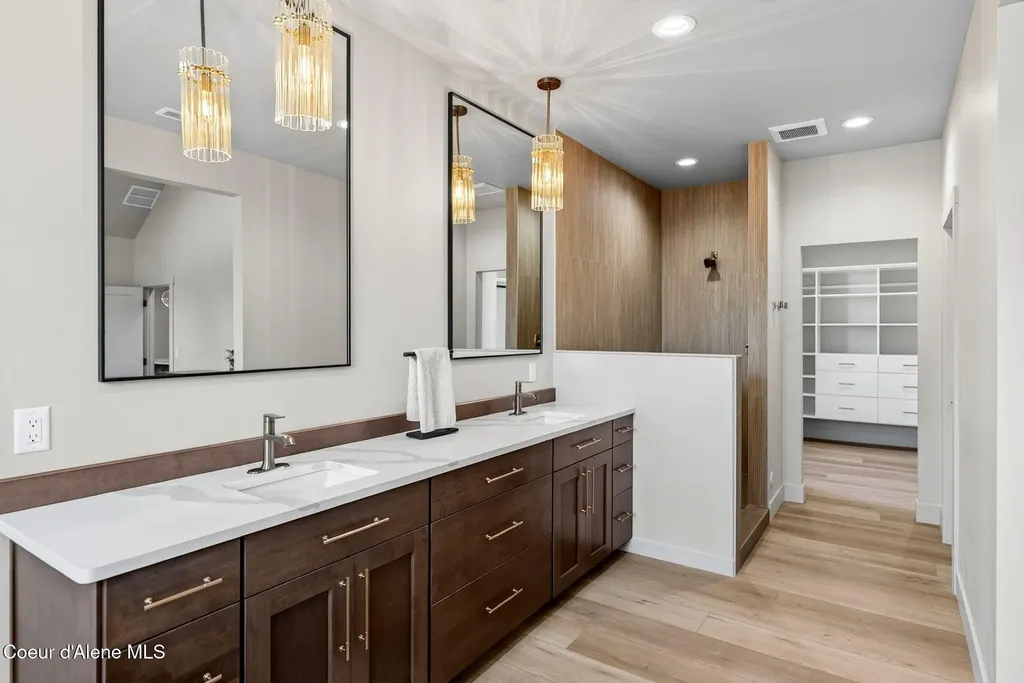 343 E Dakota Avenue Hayden ID 83835