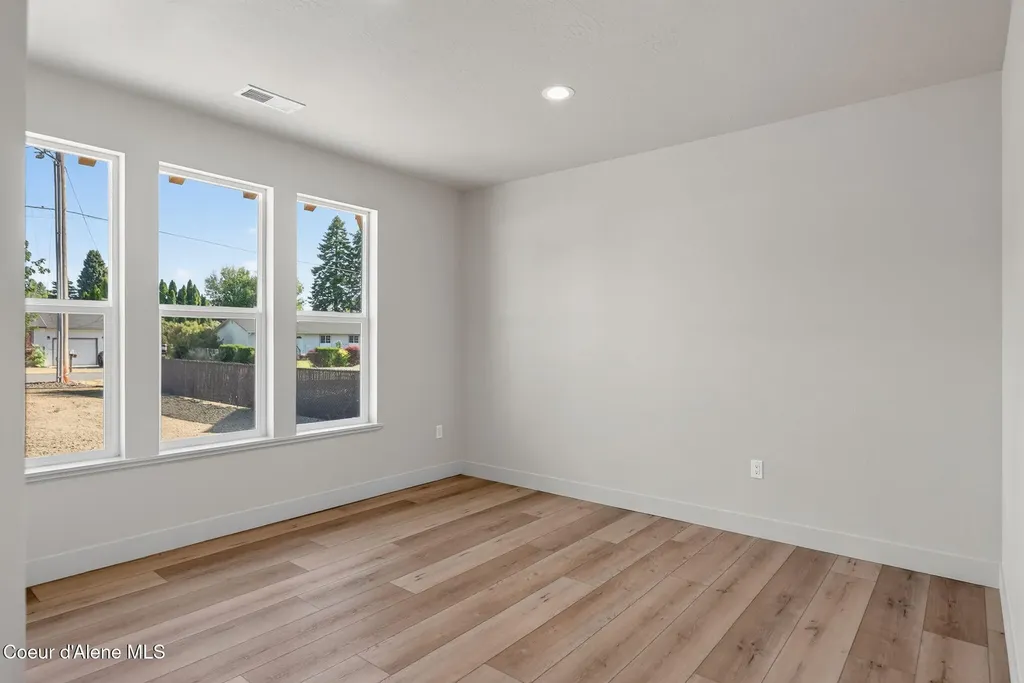343 E Dakota Avenue Hayden ID 83835