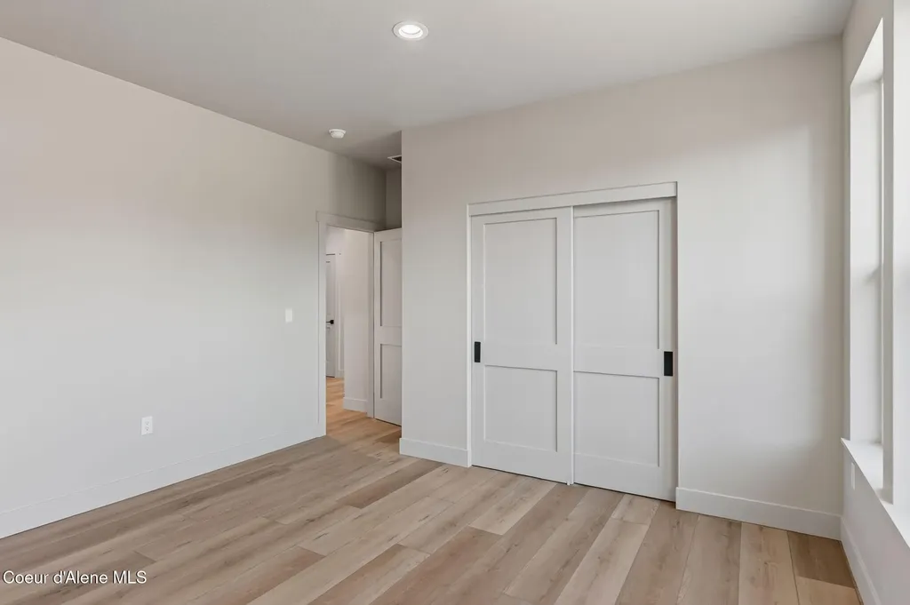 343 E Dakota Avenue Hayden ID 83835