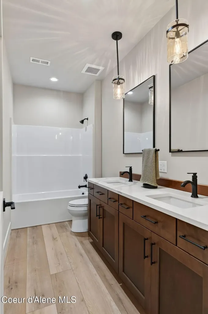 343 E Dakota Avenue Hayden ID 83835