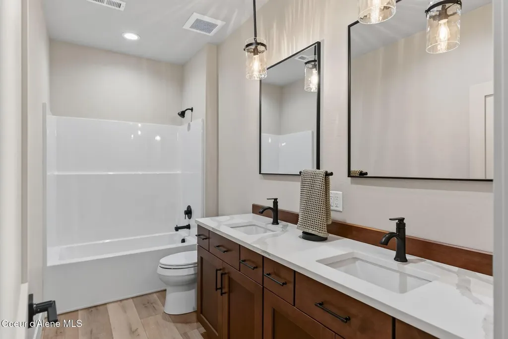 343 E Dakota Avenue Hayden ID 83835