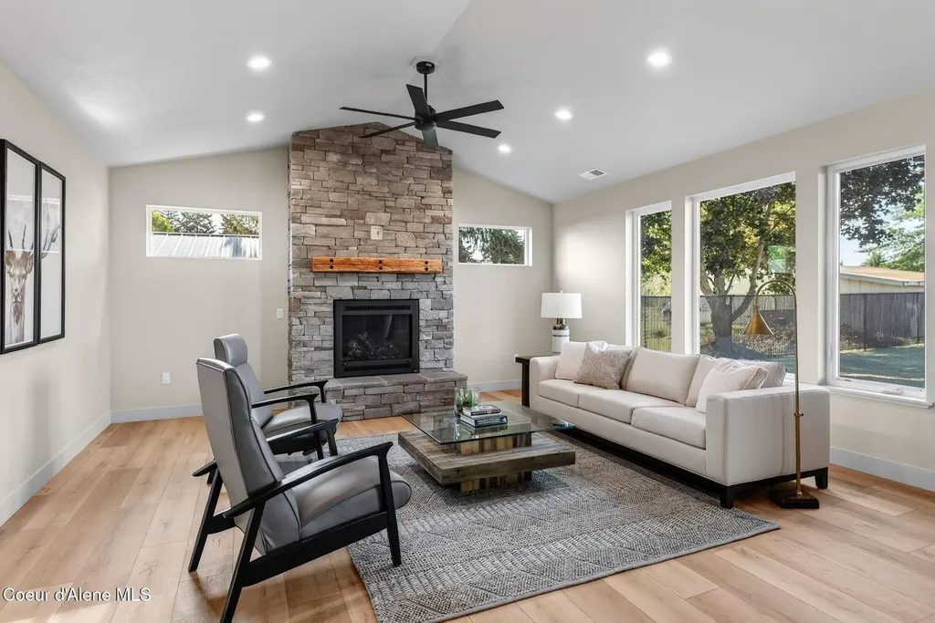 343 E Dakota Avenue Hayden ID 83835