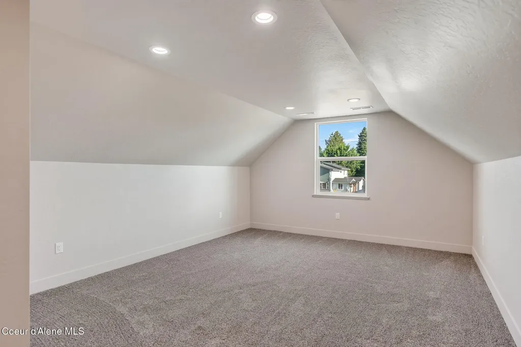 343 E Dakota Avenue Hayden ID 83835