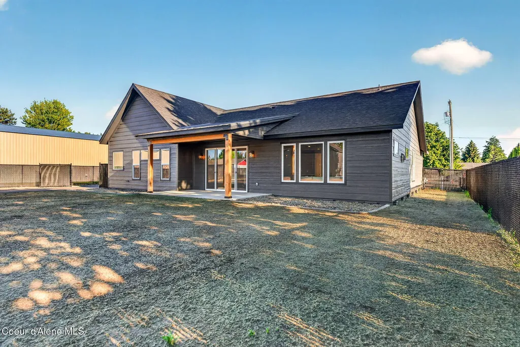 343 E Dakota Avenue Hayden ID 83835