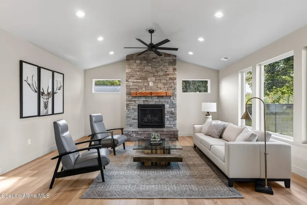 343 E Dakota Avenue Hayden ID 83835