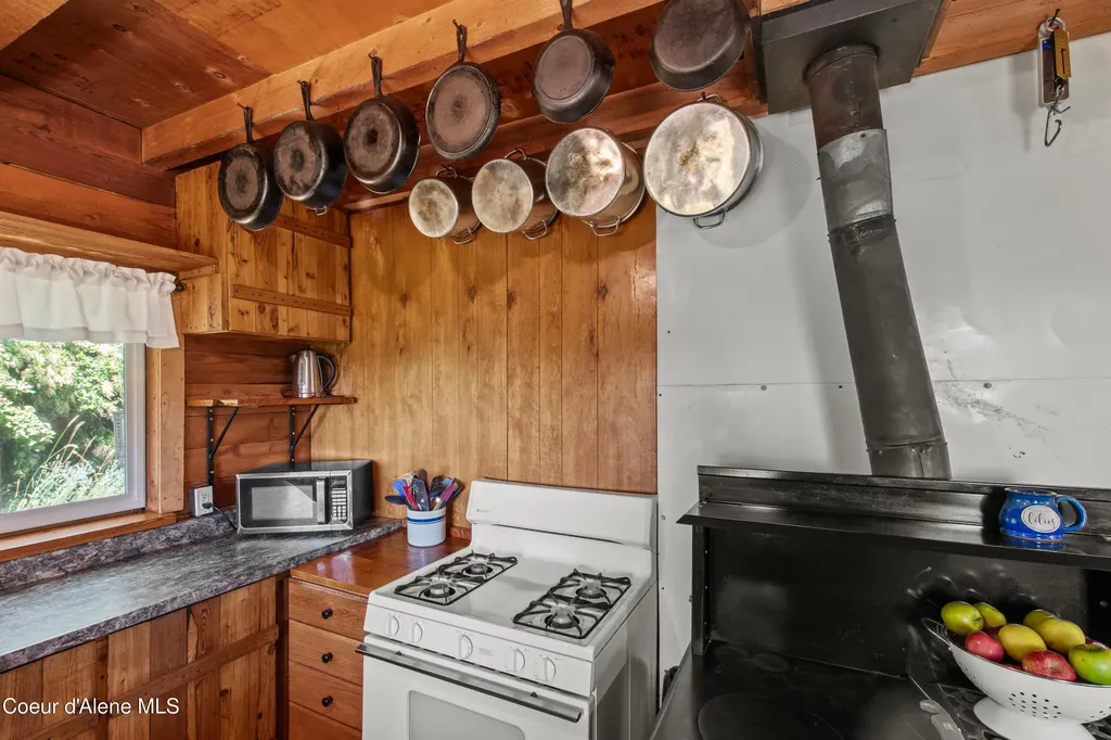 190 Tenaschuck Lane Plummer ID 83851