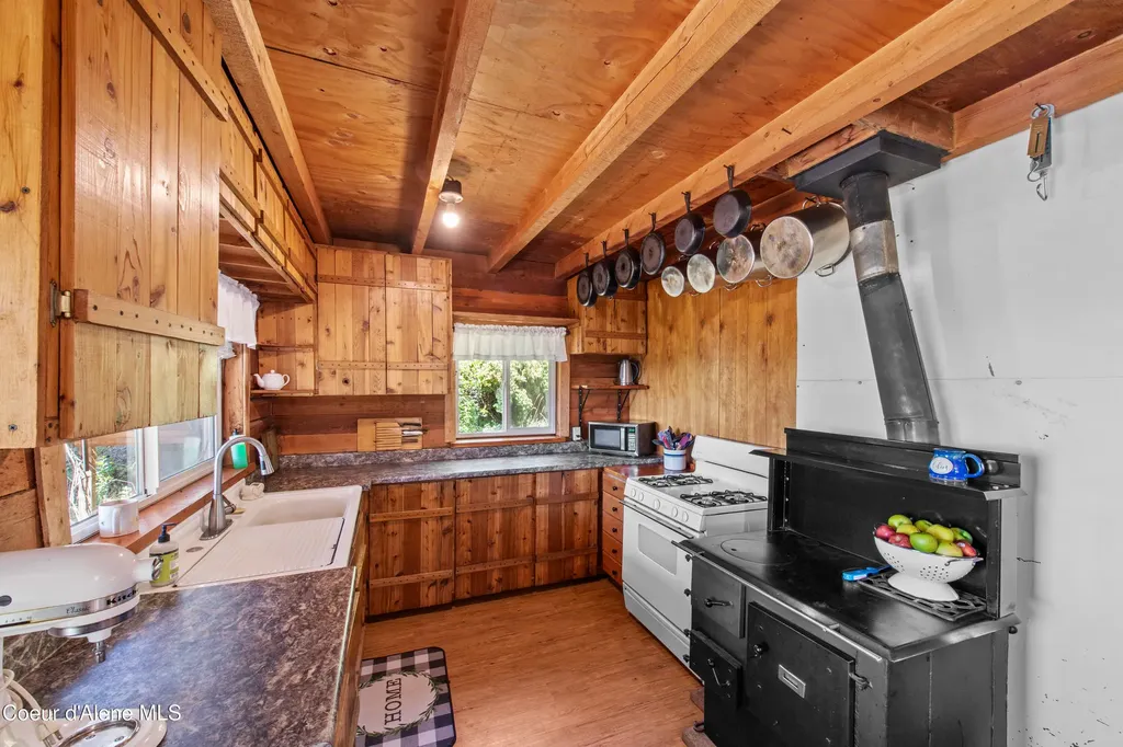 190 Tenaschuck Lane Plummer ID 83851