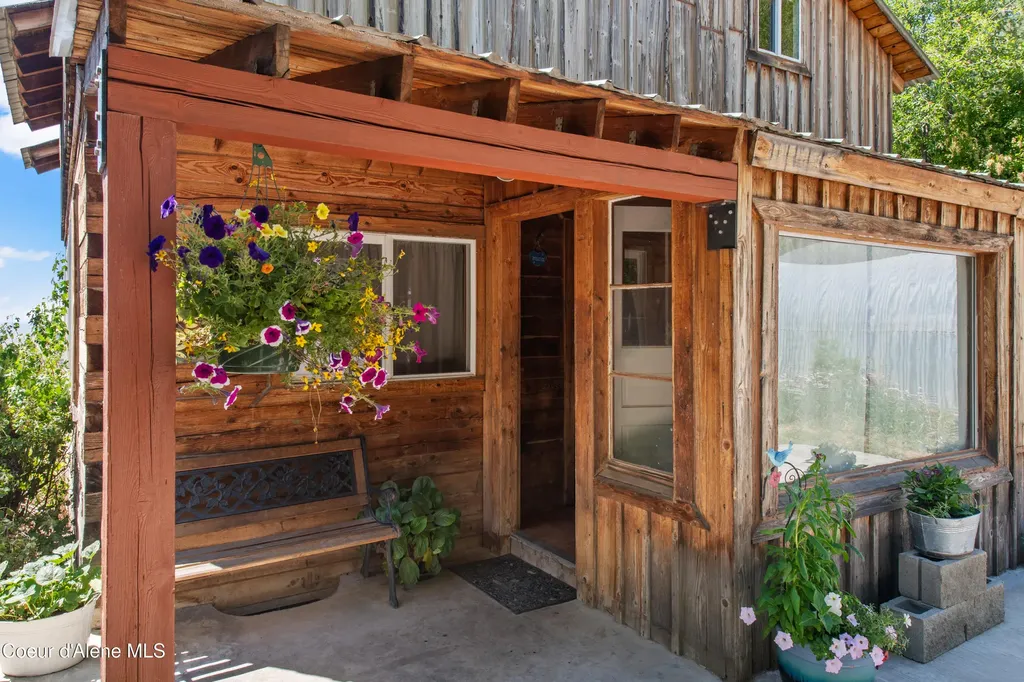 190 Tenaschuck Lane Plummer ID 83851