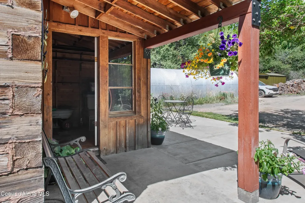 190 Tenaschuck Lane Plummer ID 83851