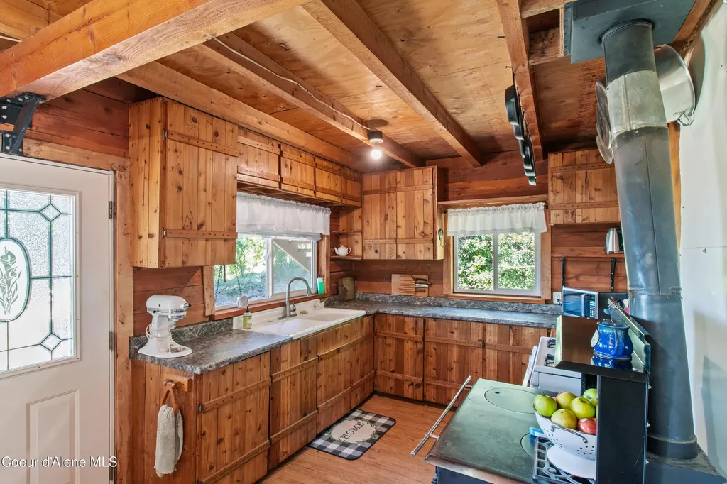 190 Tenaschuck Lane Plummer ID 83851