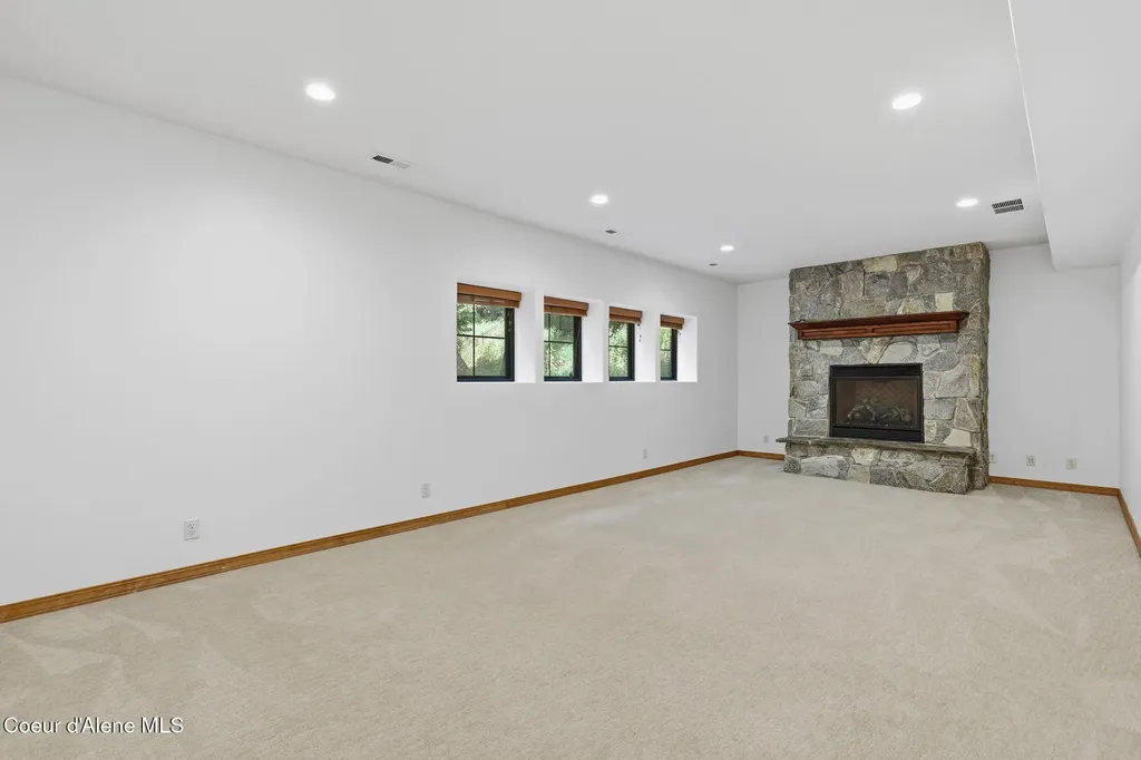 9622 N Country Club Drive Hayden Lake ID 83835