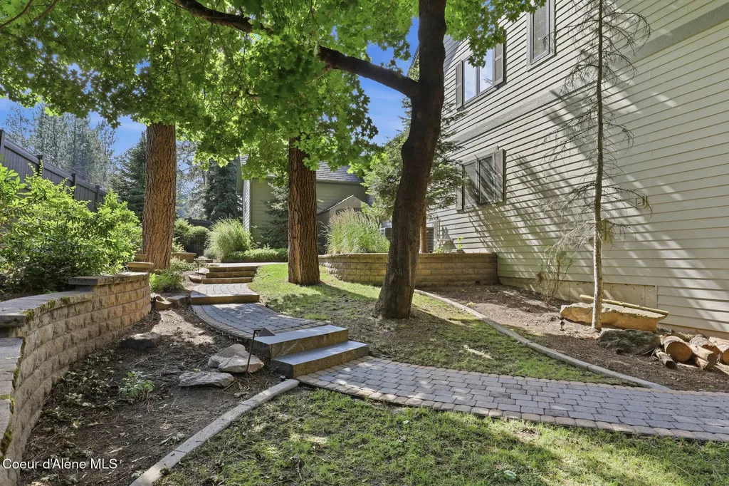 9622 N Country Club Drive Hayden Lake ID 83835