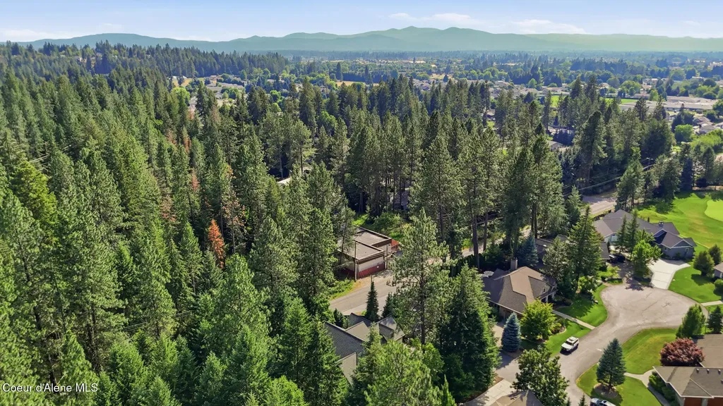 9622 N Country Club Drive Hayden Lake ID 83835