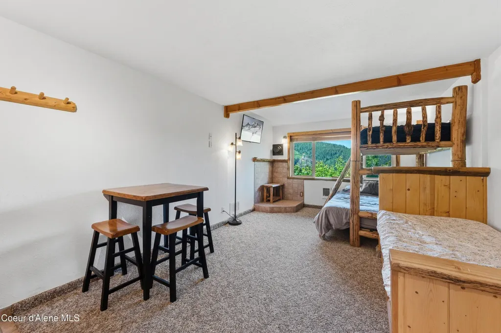 216 Mogul Hill Road Sandpoint ID 83864