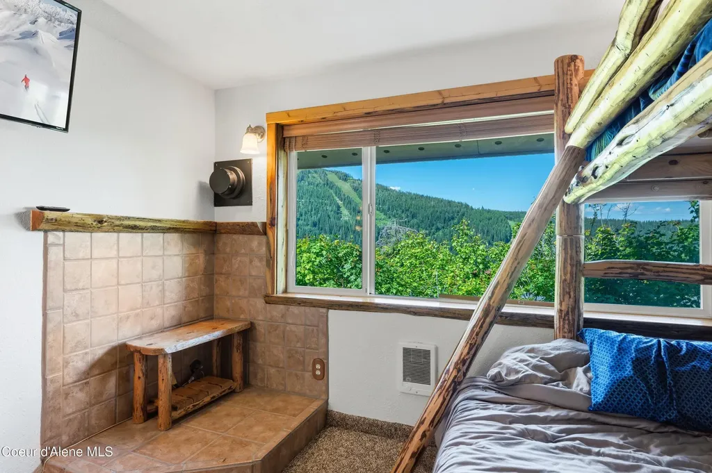 216 Mogul Hill Road Sandpoint ID 83864
