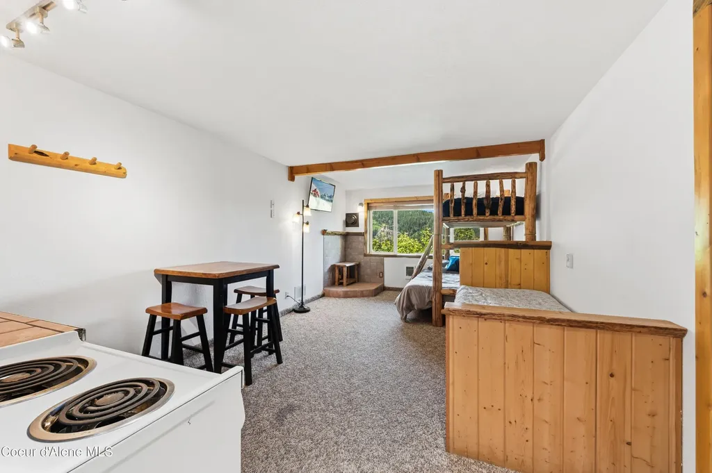 216 Mogul Hill Road Sandpoint ID 83864