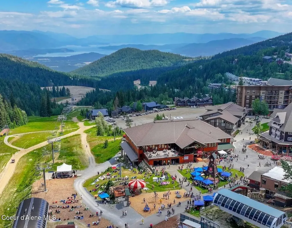 216 Mogul Hill Road Sandpoint ID 83864