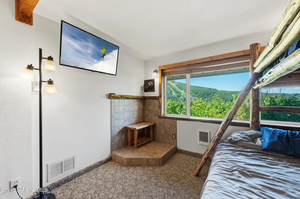 216 Mogul Hill Road Sandpoint ID 83864