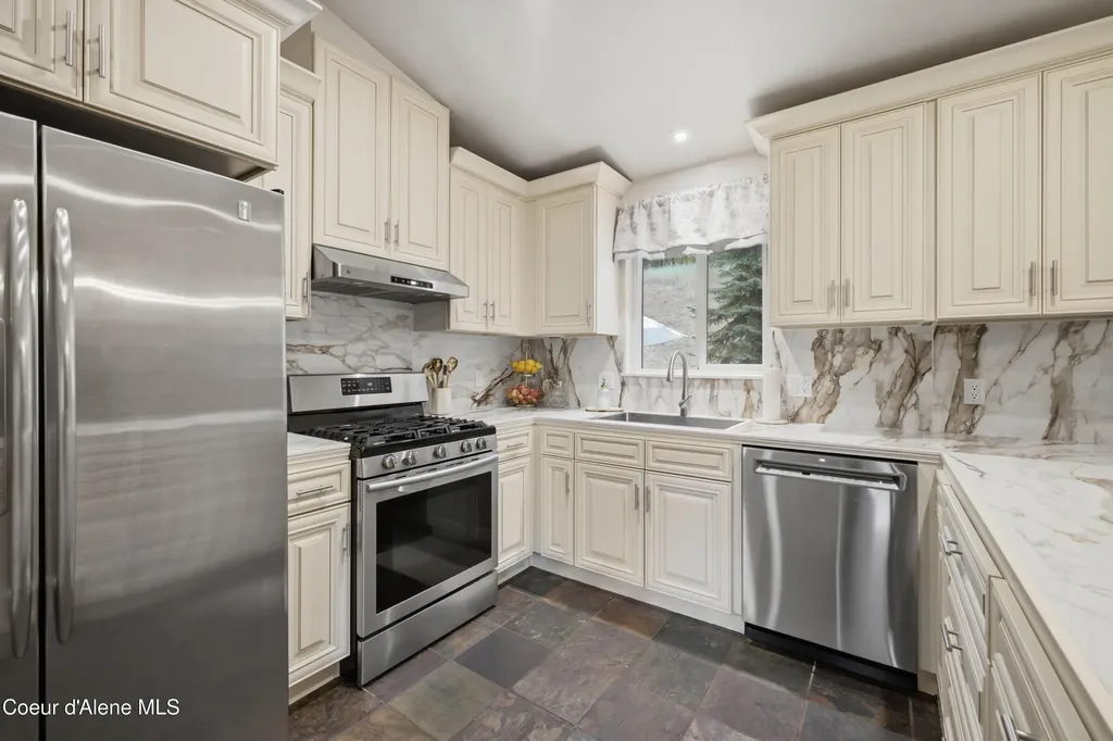 11917 W Hidden Valley Road Rathdrum ID 83858