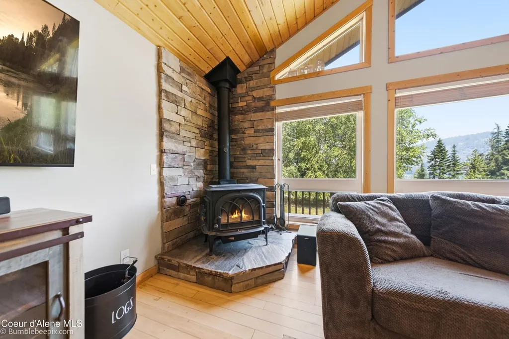 71 Buck Ridge Sagle ID 83860