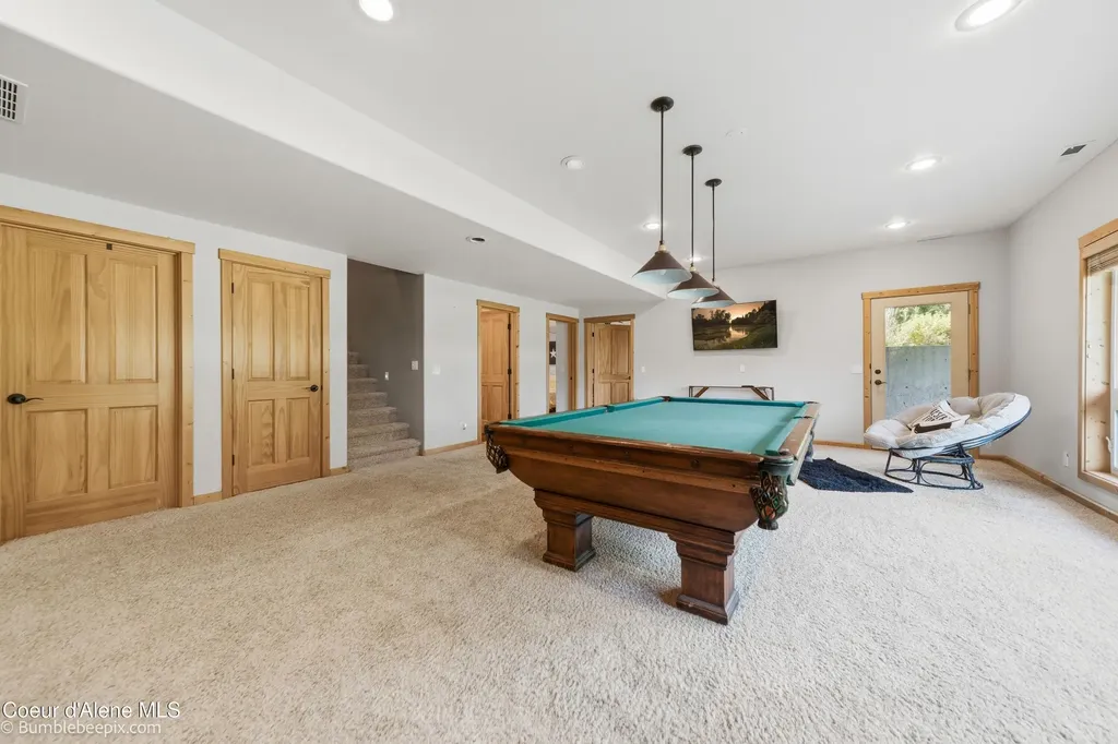 71 Buck Ridge Sagle ID 83860