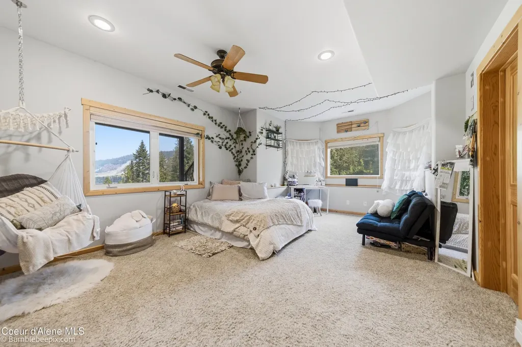 71 Buck Ridge Sagle ID 83860