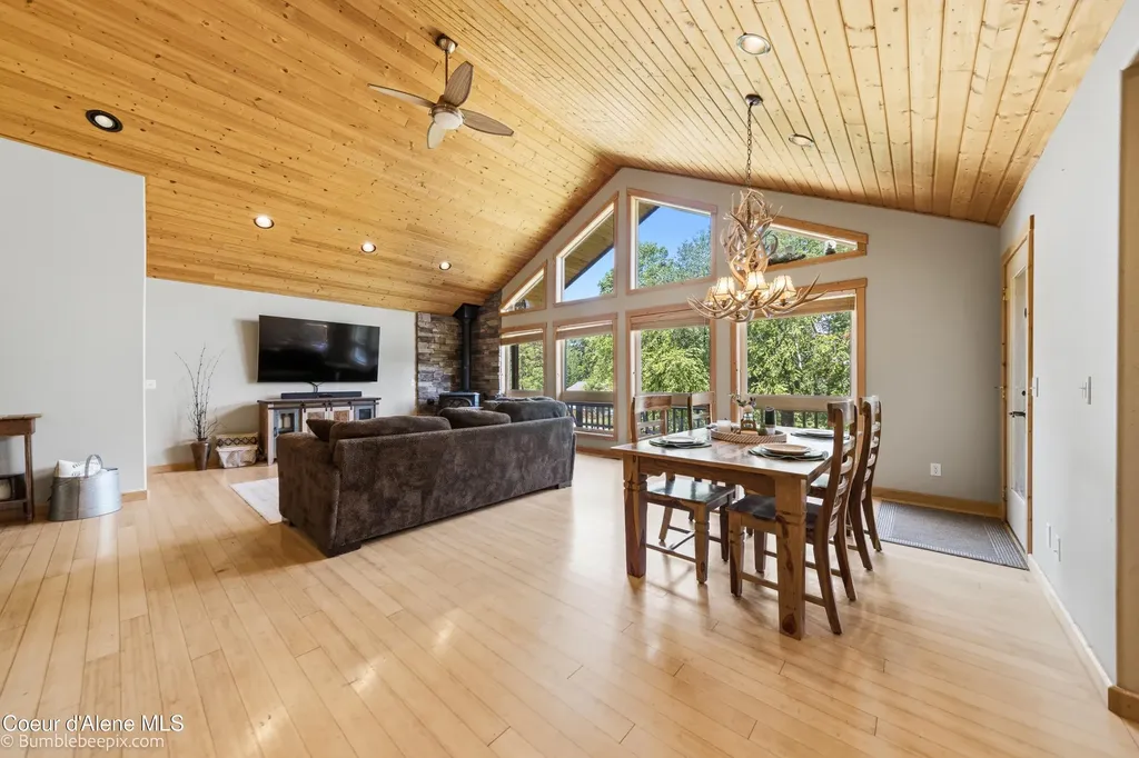 71 Buck Ridge Sagle ID 83860