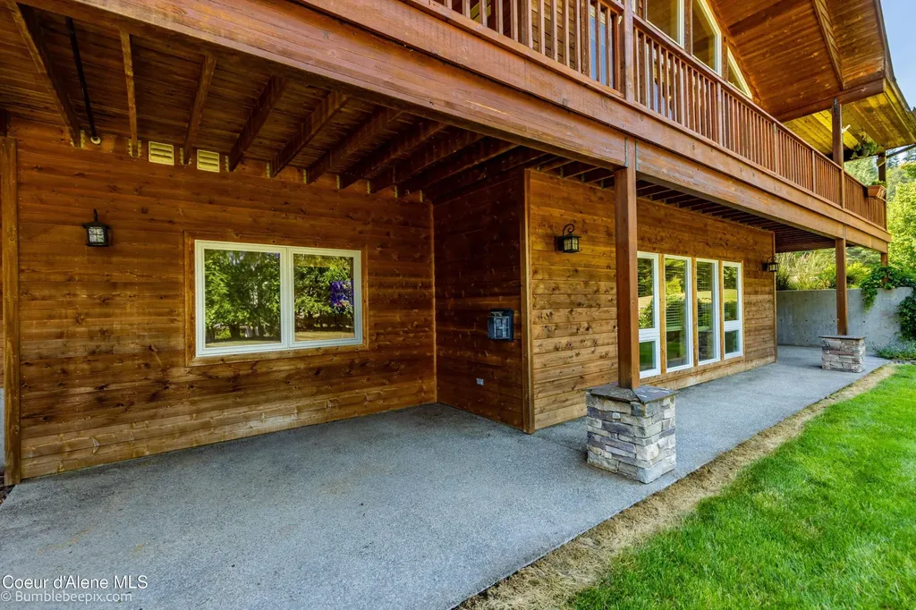 71 Buck Ridge Sagle ID 83860