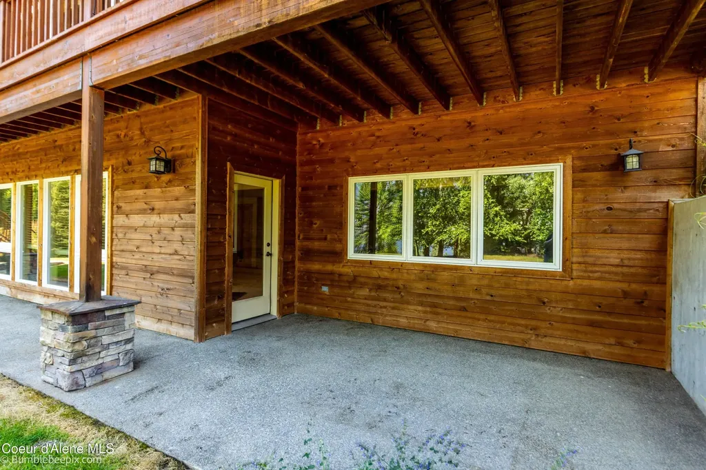 71 Buck Ridge Sagle ID 83860