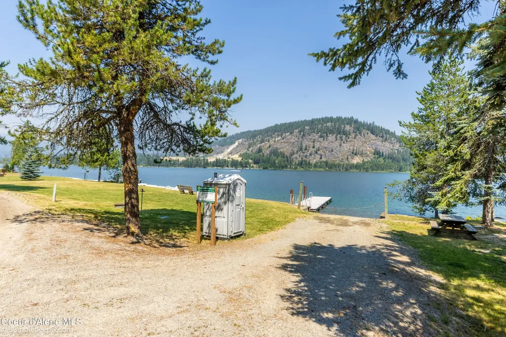 71 Buck Ridge Sagle ID 83860