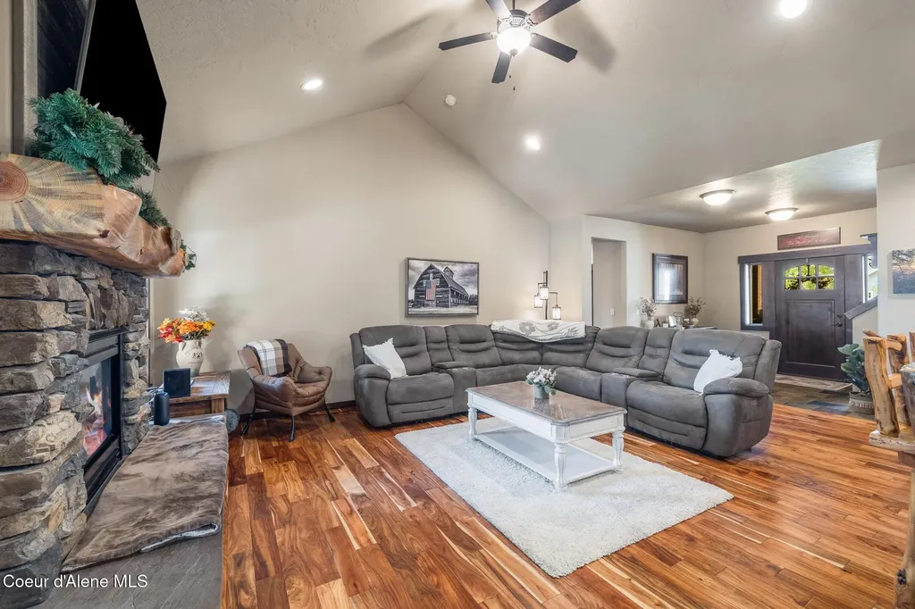 1122 E Maroon Creek Drive Hayden ID 83835