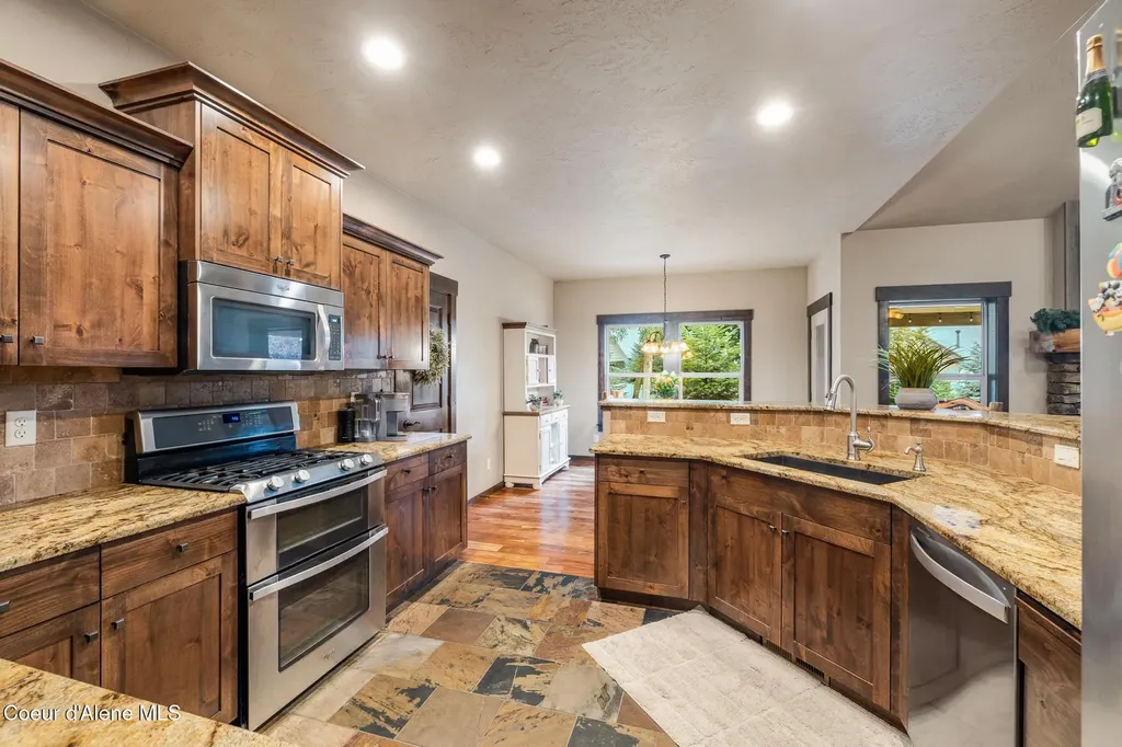 1122 E Maroon Creek Drive Hayden ID 83835