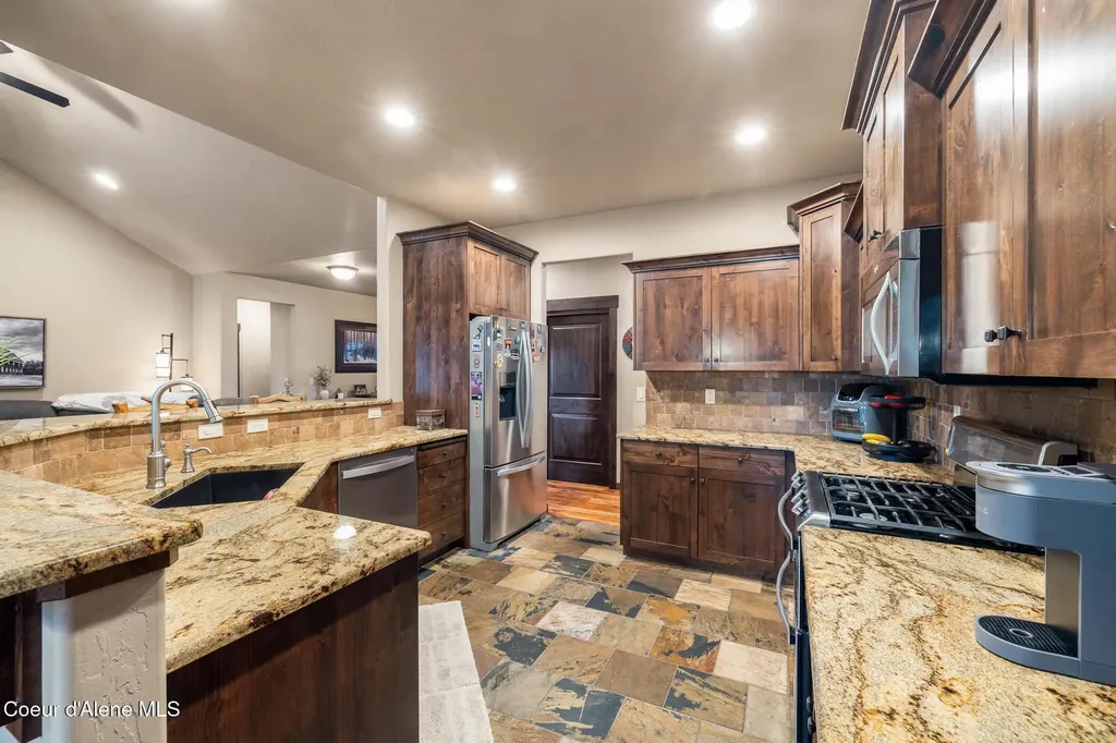 1122 E Maroon Creek Drive Hayden ID 83835