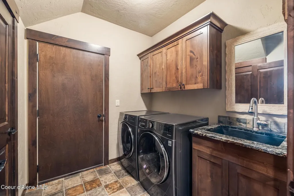 1122 E Maroon Creek Drive Hayden ID 83835