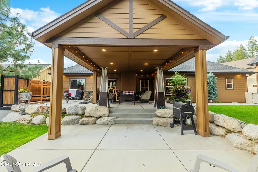 1122 E Maroon Creek Drive Hayden ID 83835
