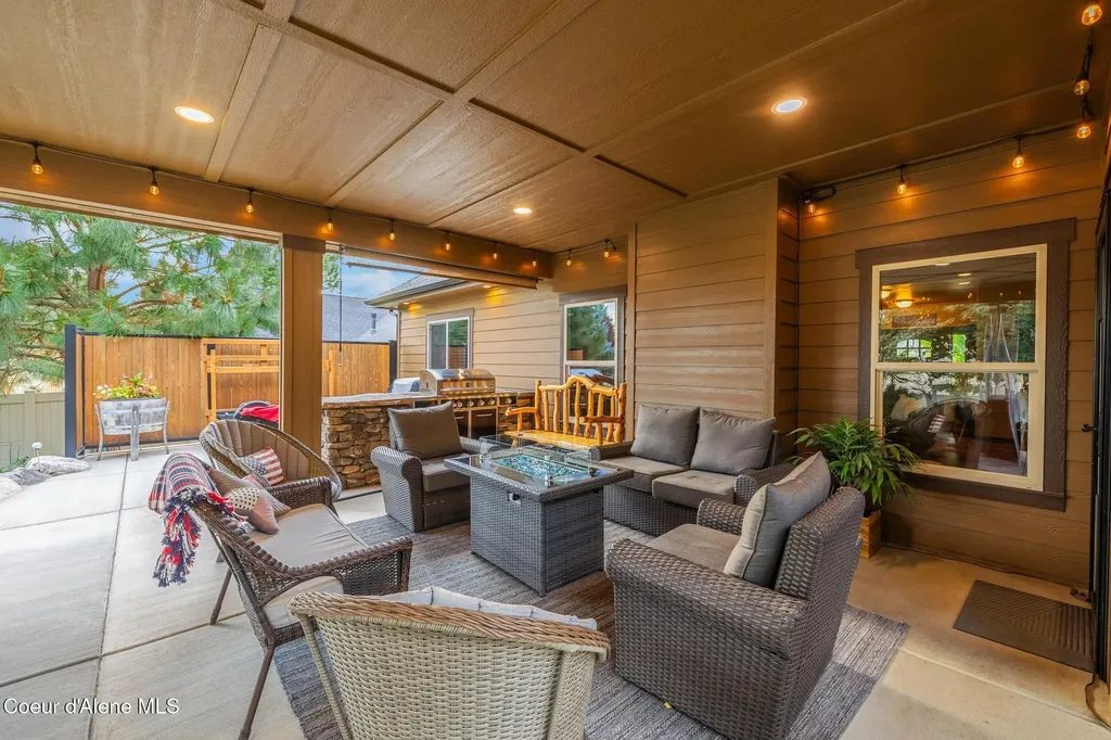 1122 E Maroon Creek Drive Hayden ID 83835