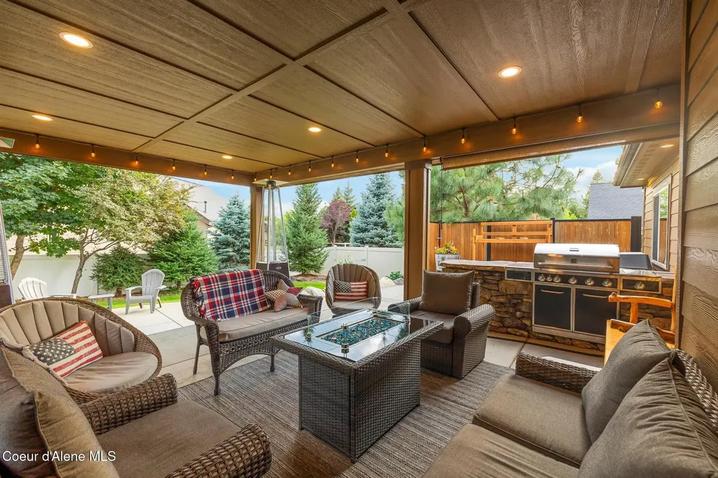 1122 E Maroon Creek Drive Hayden ID 83835