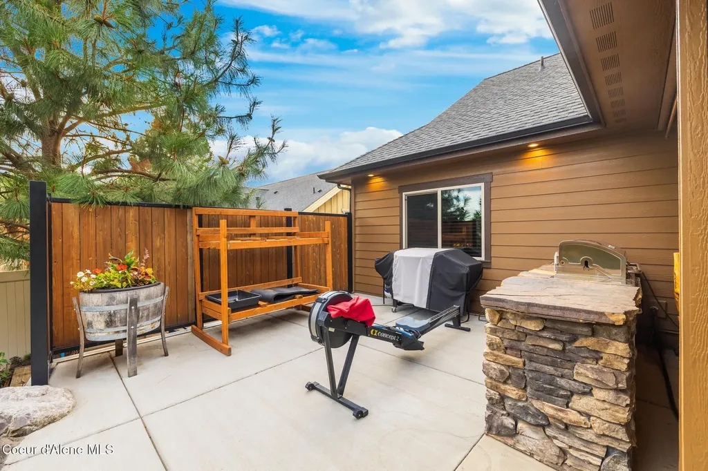 1122 E Maroon Creek Drive Hayden ID 83835