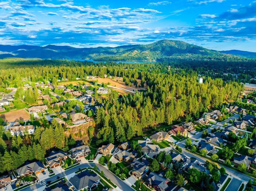 1122 E Maroon Creek Drive Hayden ID 83835