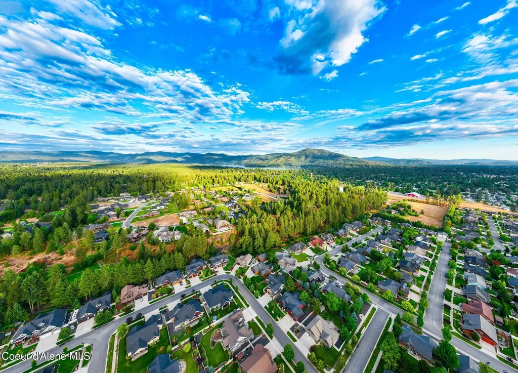 1122 E Maroon Creek Drive Hayden ID 83835