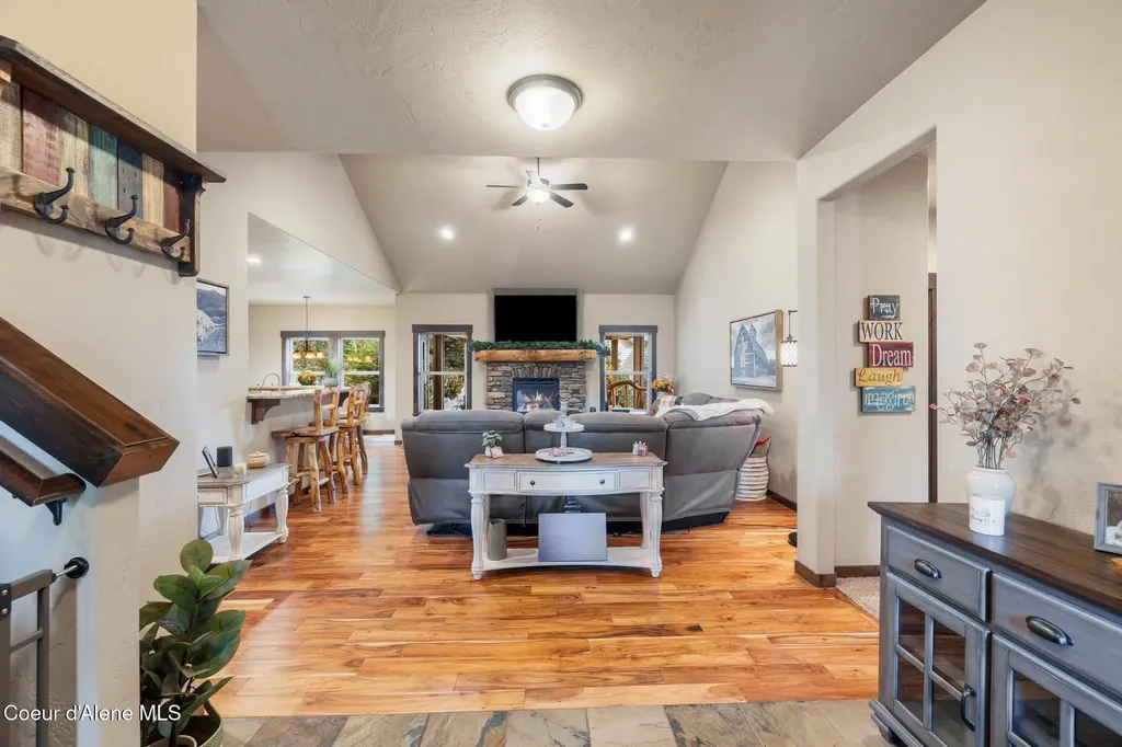 1122 E Maroon Creek Drive Hayden ID 83835
