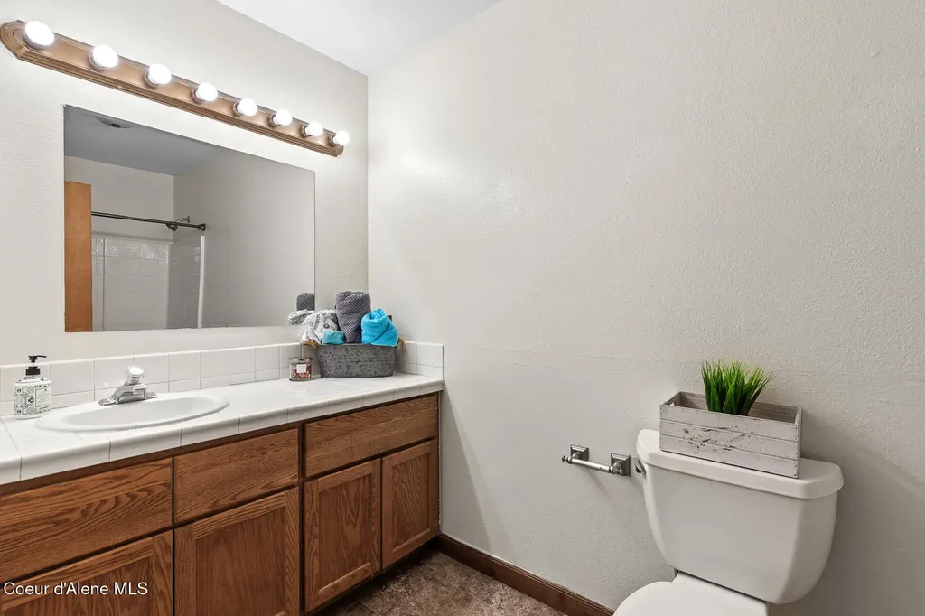 34197 N Hayden Drive Spirit Lake ID 83869