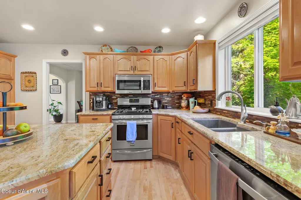 3256 E Cambridge Drive Hayden ID 83835