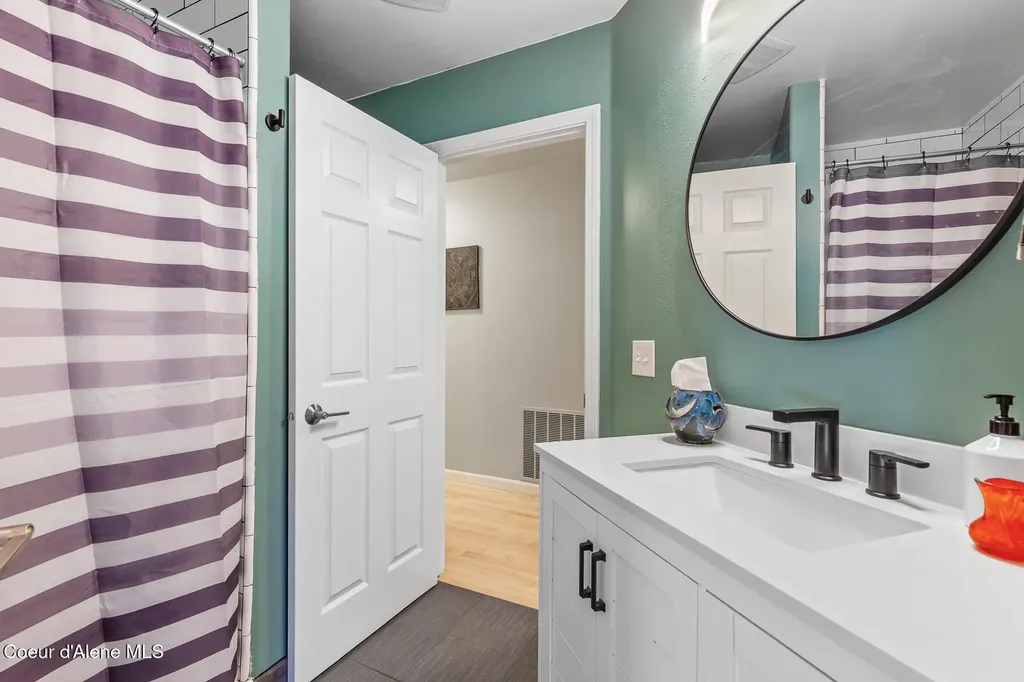 3256 E Cambridge Drive Hayden ID 83835