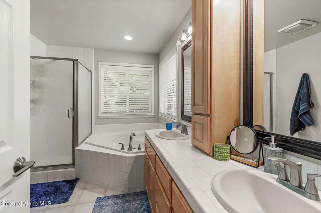 3256 E Cambridge Drive Hayden ID 83835