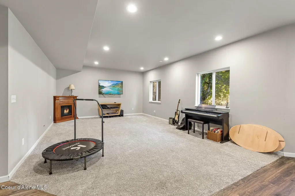 3256 E Cambridge Drive Hayden ID 83835