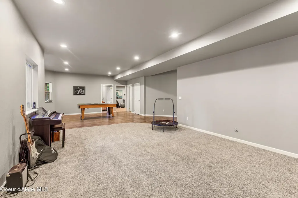 3256 E Cambridge Drive Hayden ID 83835