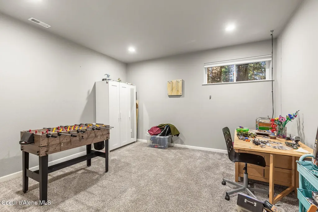 3256 E Cambridge Drive Hayden ID 83835