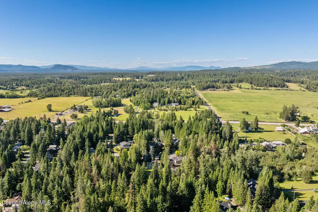 3256 E Cambridge Drive Hayden ID 83835