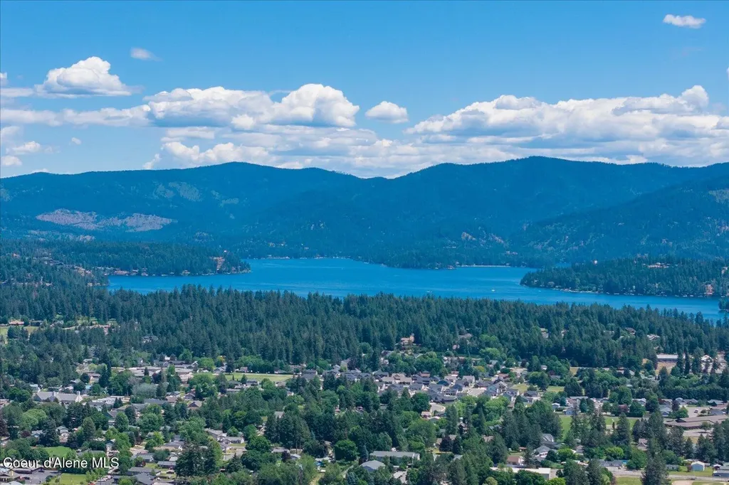 9090 N Runkle Road Hayden ID 83835